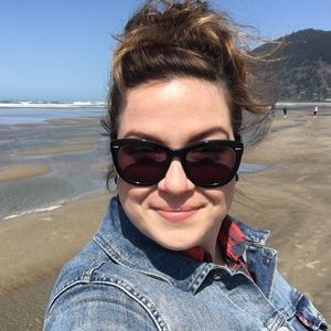 Meet your Posher, Stephanie